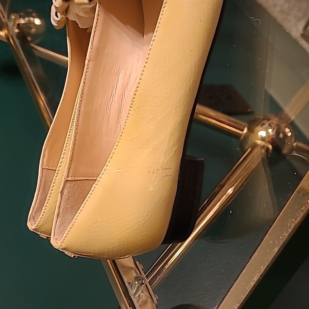 KATE SPADE patent leather Karen tuxedo cream loafers - Picture 5 of 9